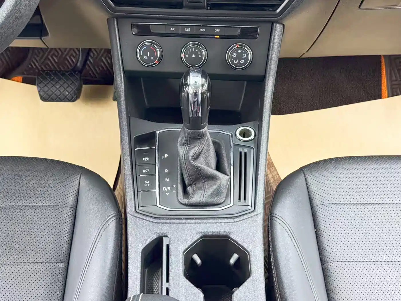 Volkswagen Lavida 2021 1.5L Auto Comfort Edition фото 18