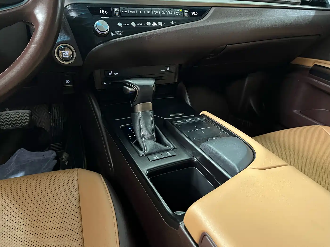 Lexus ES 2020 200 Excellence фото 7