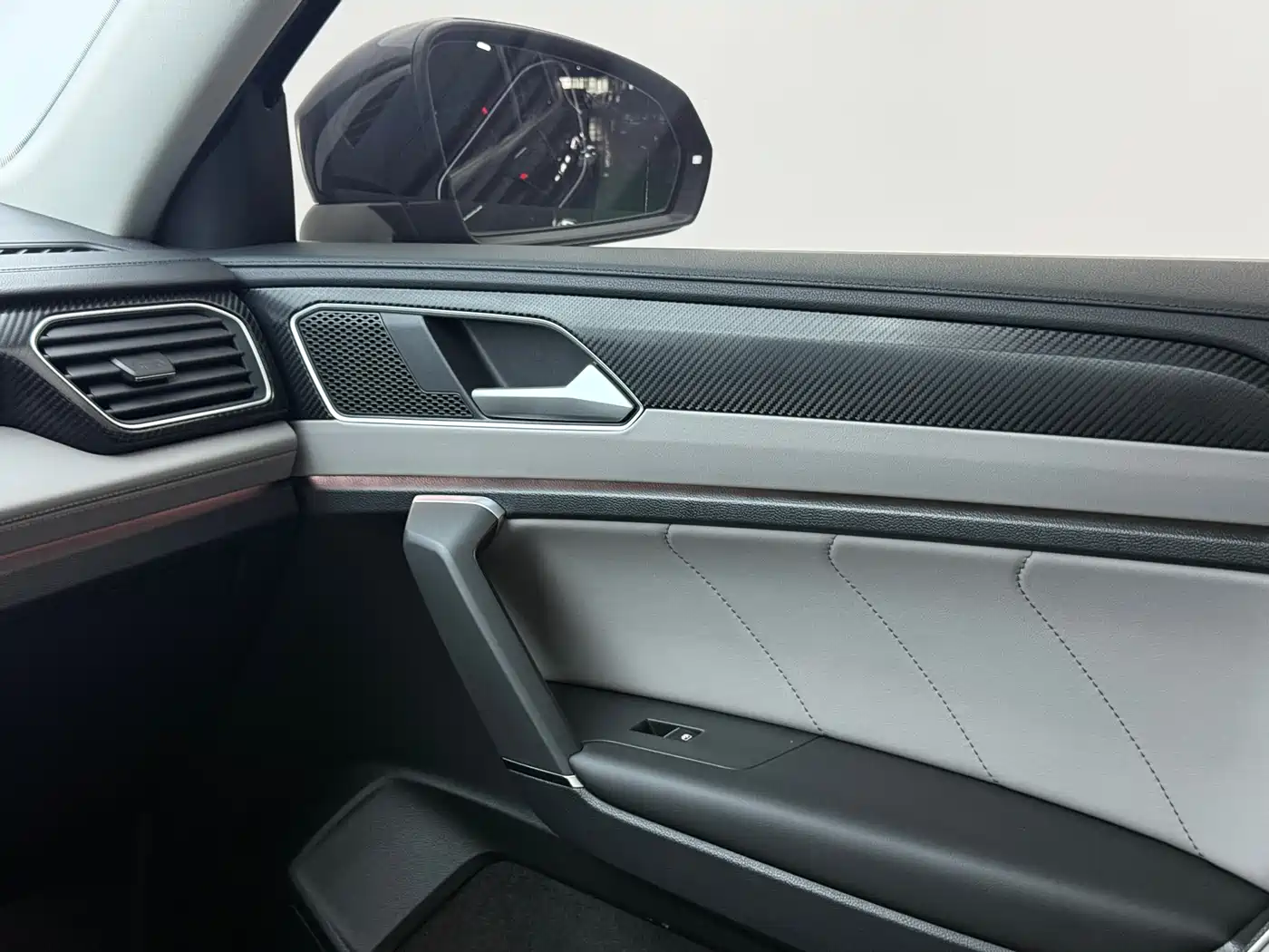 Volkswagen Tayron 2023 280TSI 2WD Luxury Plus Advanced Edition фото 10