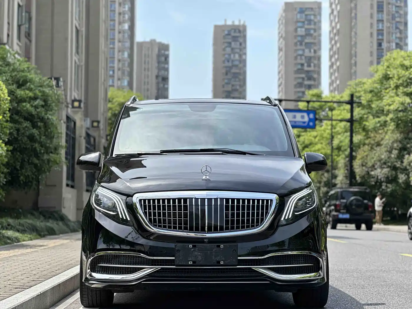 Mercedes-Benz Vito 2023 2.0T Business 7-Seater фото 2