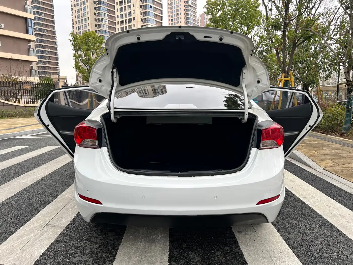 Hyundai Langdong 2015 1.6L Auto Trend фото 16