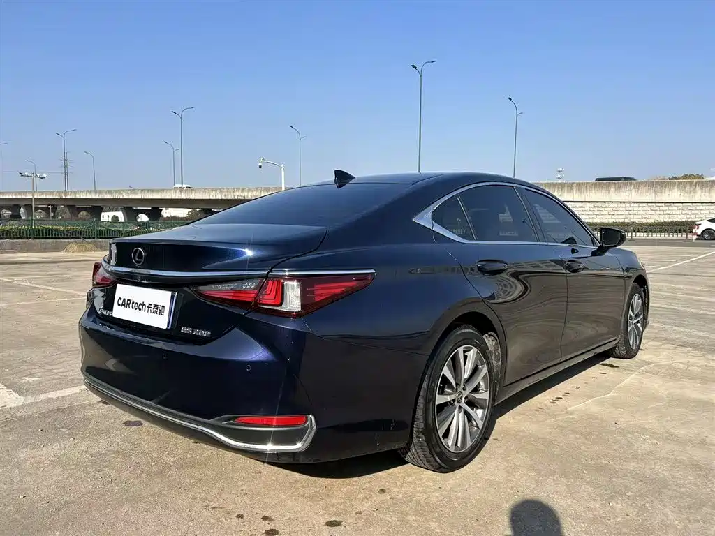 Lexus ES 2020 200 Excellence фото 4
