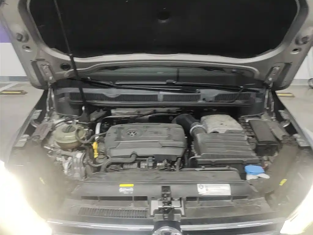 Volkswagen Touran 2016 Touran L 330TSI DSG Luxury фото 20