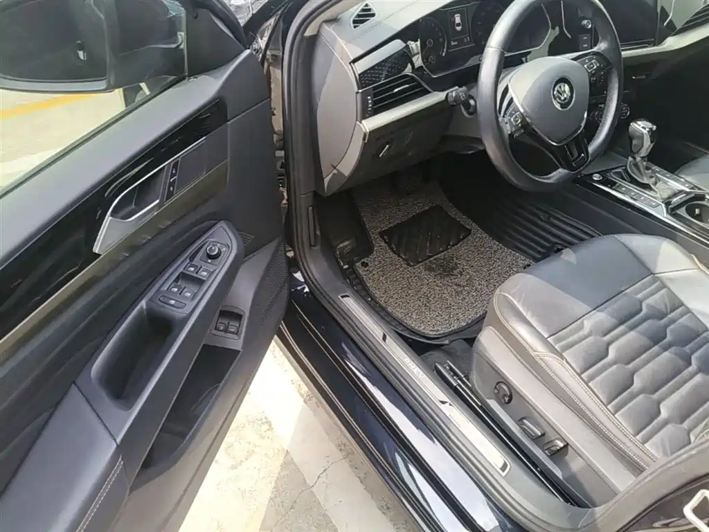 Volkswagen Passat New Energy 2019 430PHEV Hybrid Elite Edition фото 16