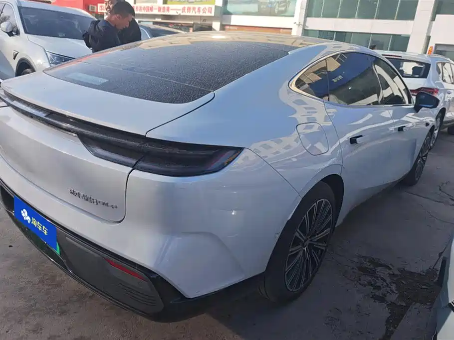 GEELY GALAXY GALAXY SPARKLE 8