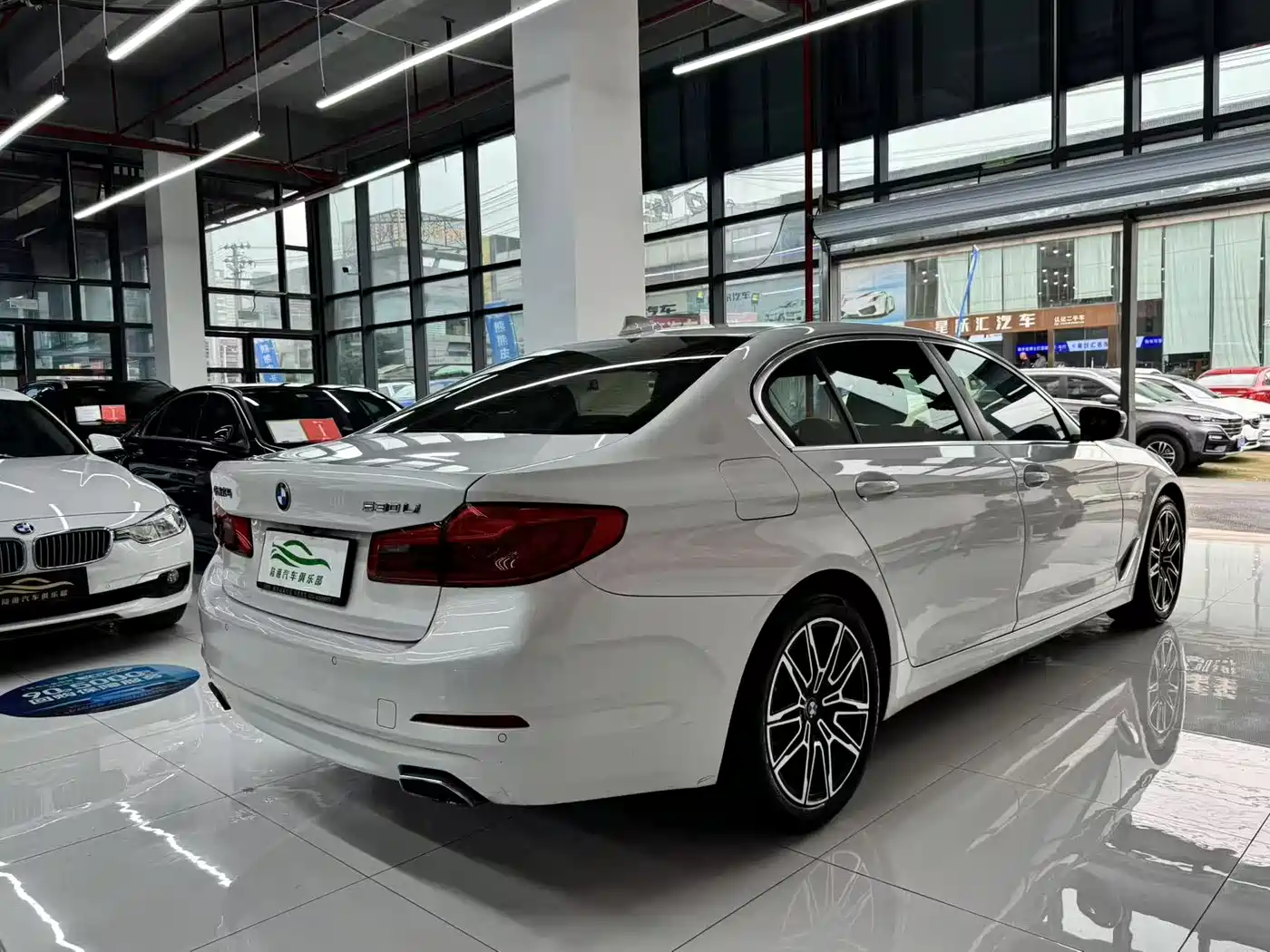 BMW 5 Series 2018 528Li Launch Special Edition фото 14