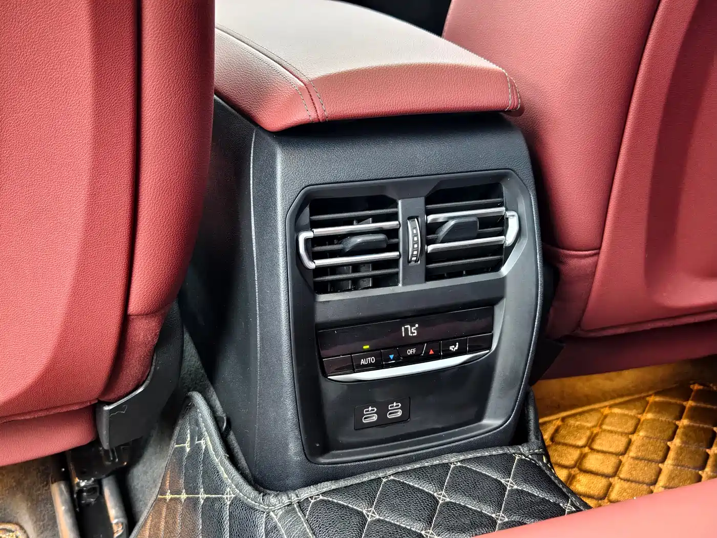 BMW 3 Series 2023 325i M Sport Black Night Package фото 17