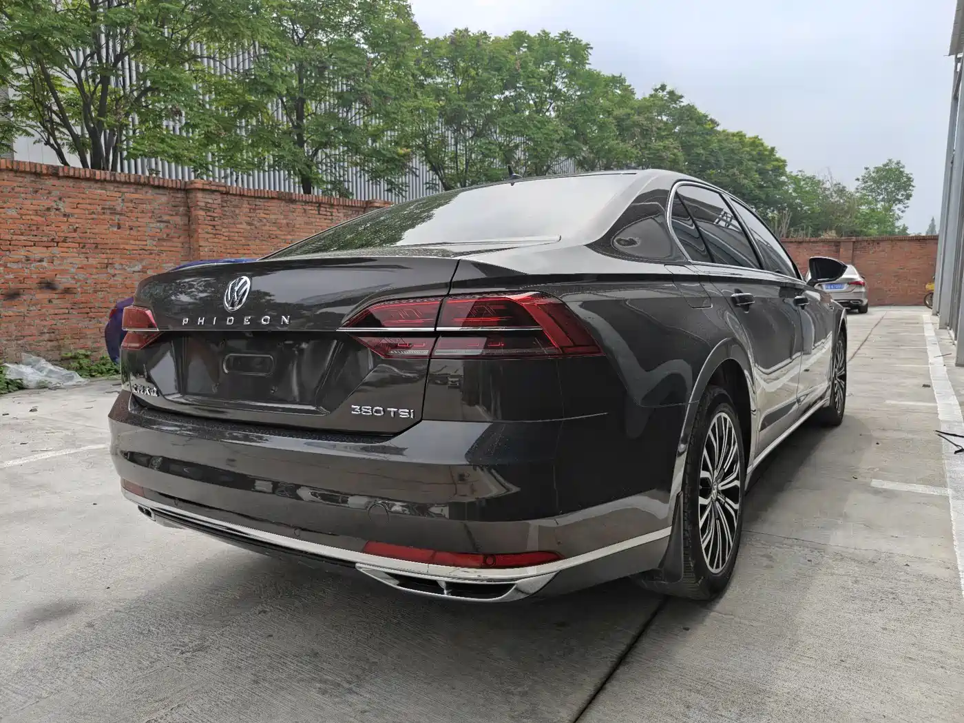 Volkswagen Phideon 2018 Facelift 380TSI FWD Business фото 17