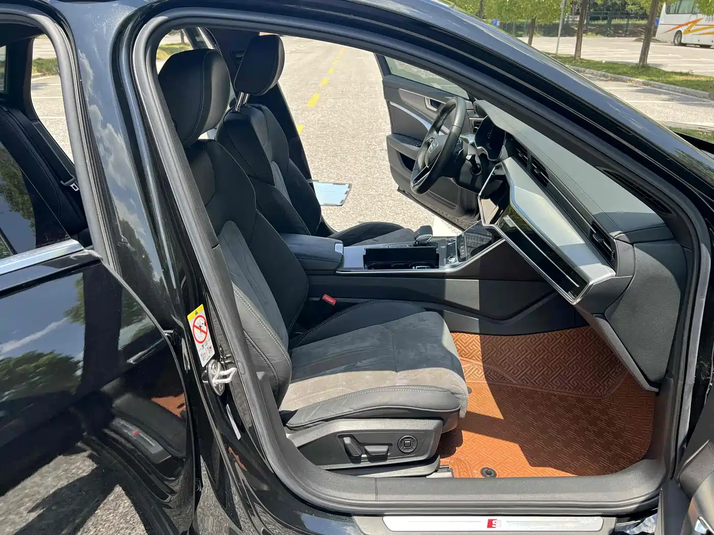 Audi A6L 2021 40 TFSI Luxury Sport фото 8