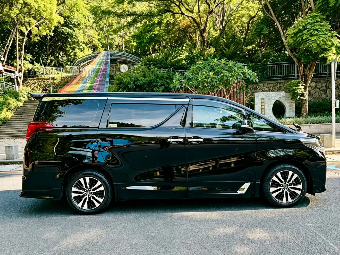 Toyota Alphard 2018 Facelift 3.5L Premium Edition фото 4