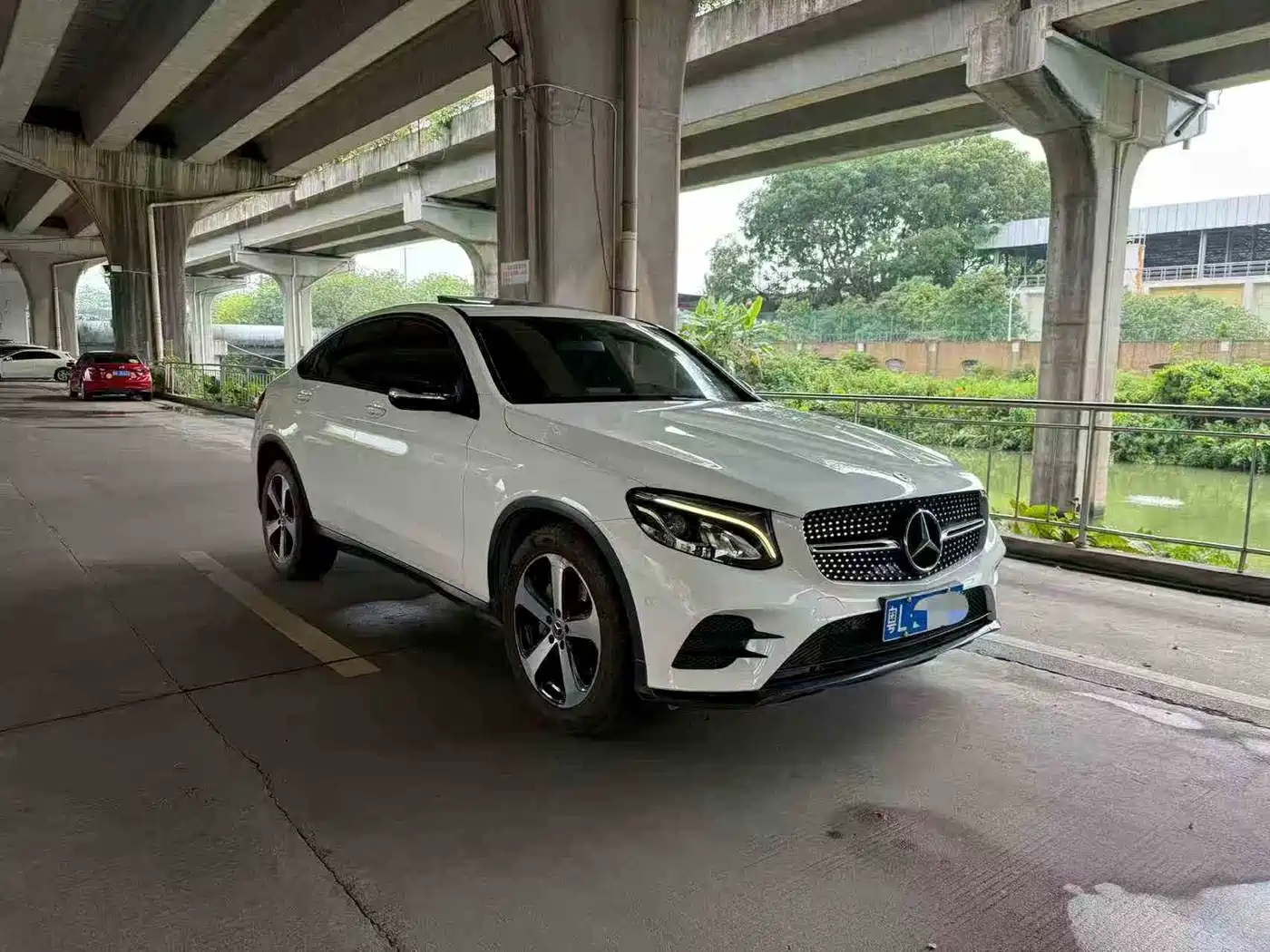 Mercedes-Benz GLC Coupe 2017 GLC 200 4MATIC Coupe SUV фото 2