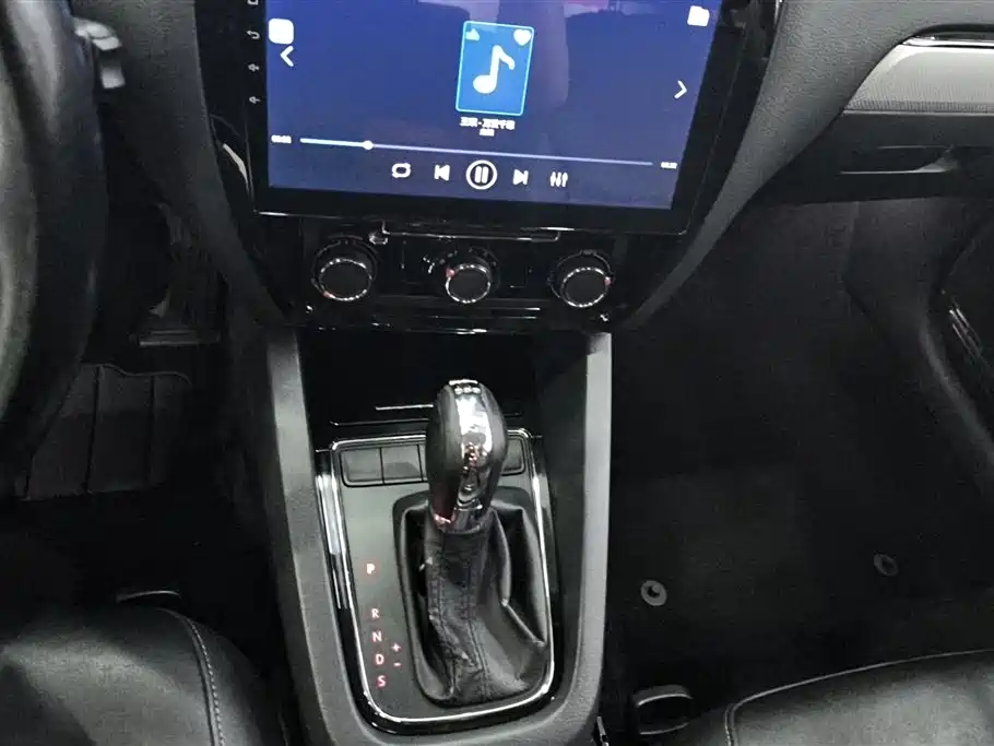 Volkswagen Sagitar 2015 230TSI Automatic Comfort фото 16