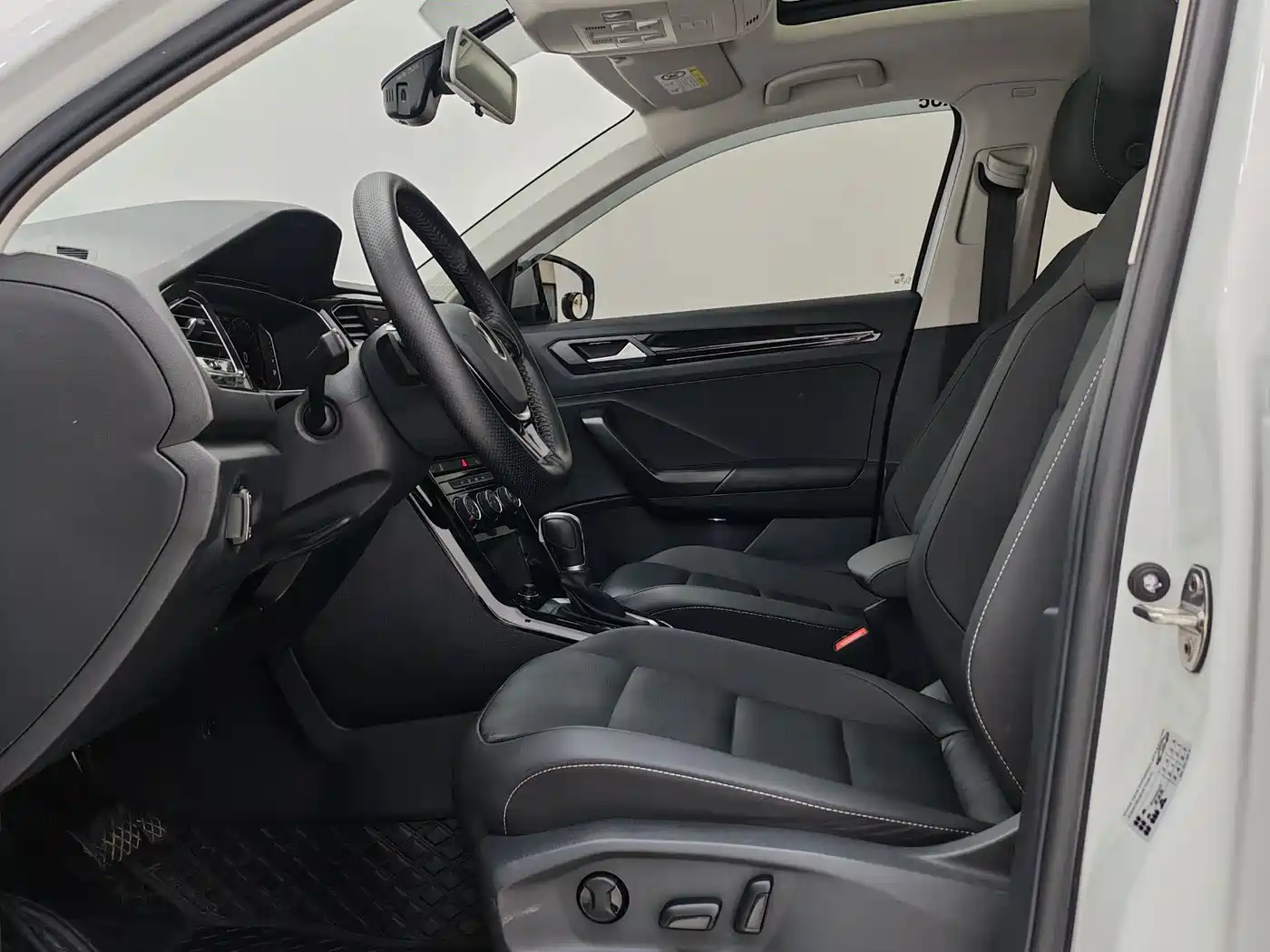 Volkswagen T-ROC 2022 280TSI DSG 2WD Comfort PLUS фото 7