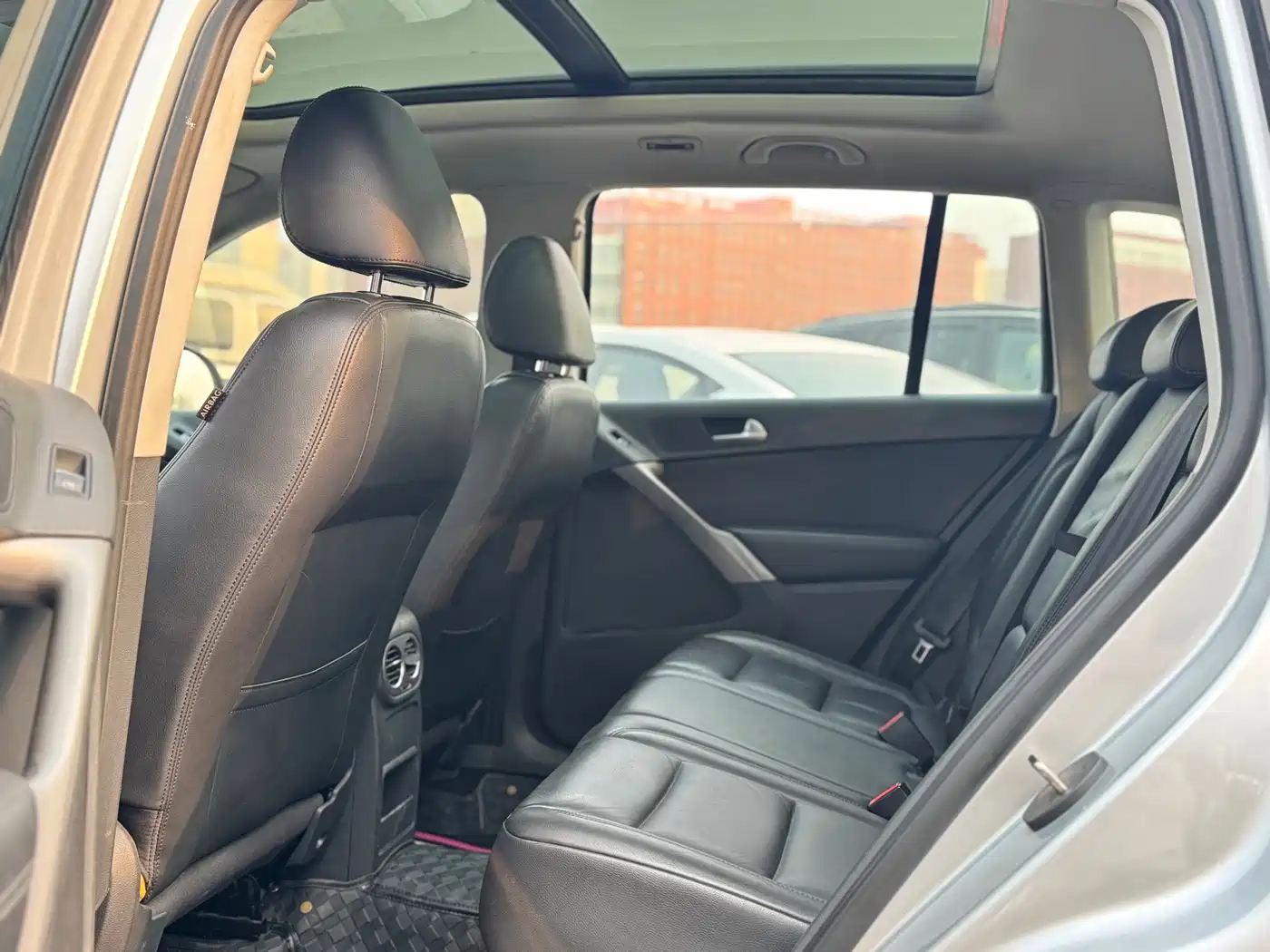 Volkswagen Tiguan 2012 2.0TSI Automatic 4WD Elite Edition фото 8