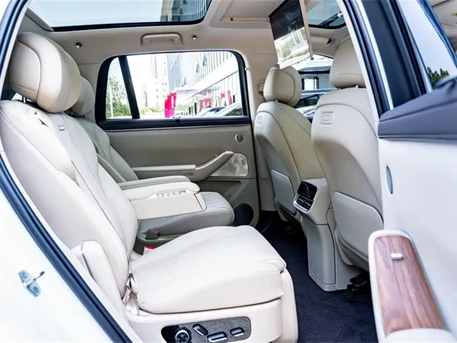 AITO Wenjie AITO M7 2026 Extended Range Base Model 6-Seater фото 22