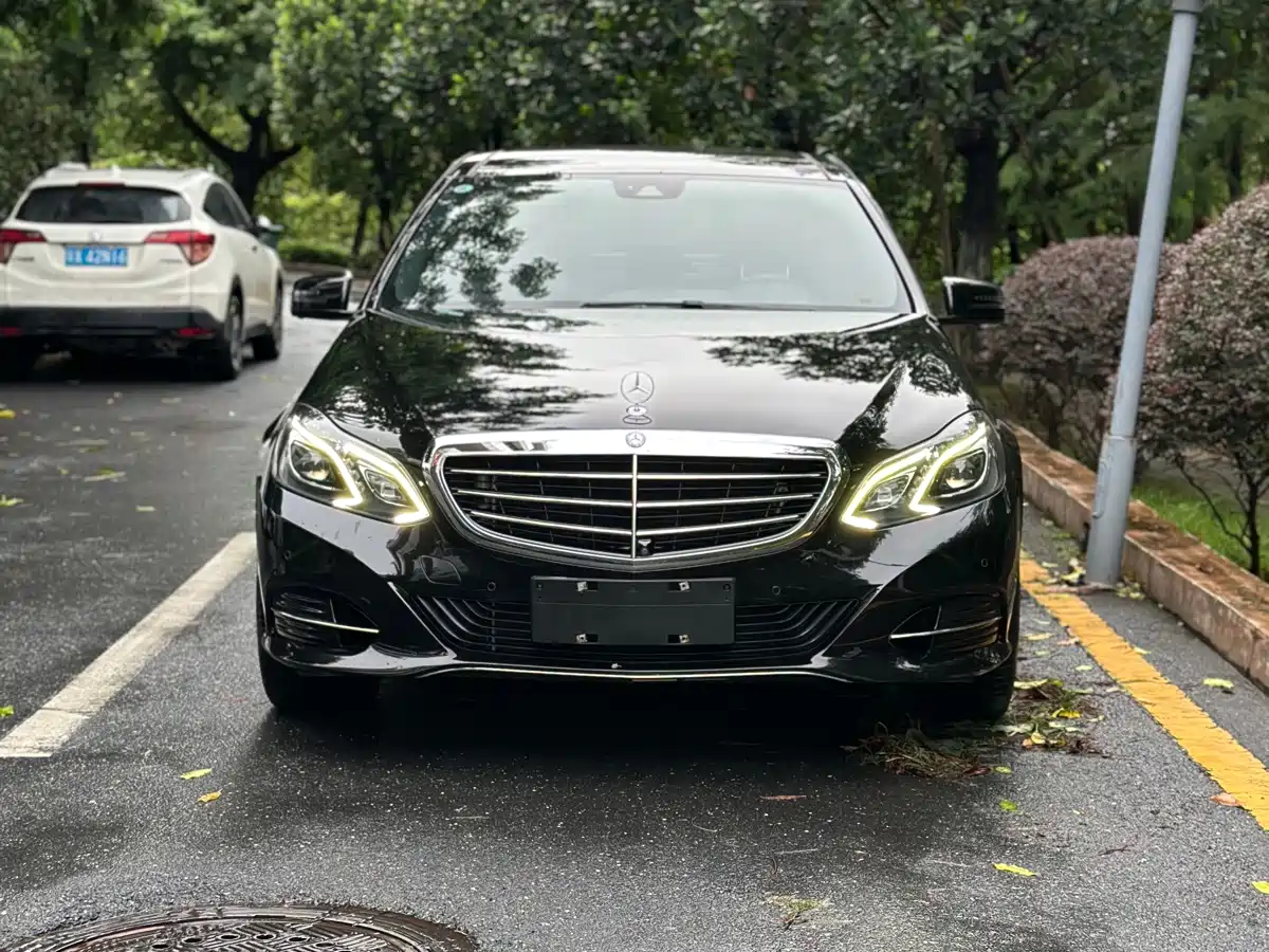 Photo 2 - Mercedes-Benz E-Class