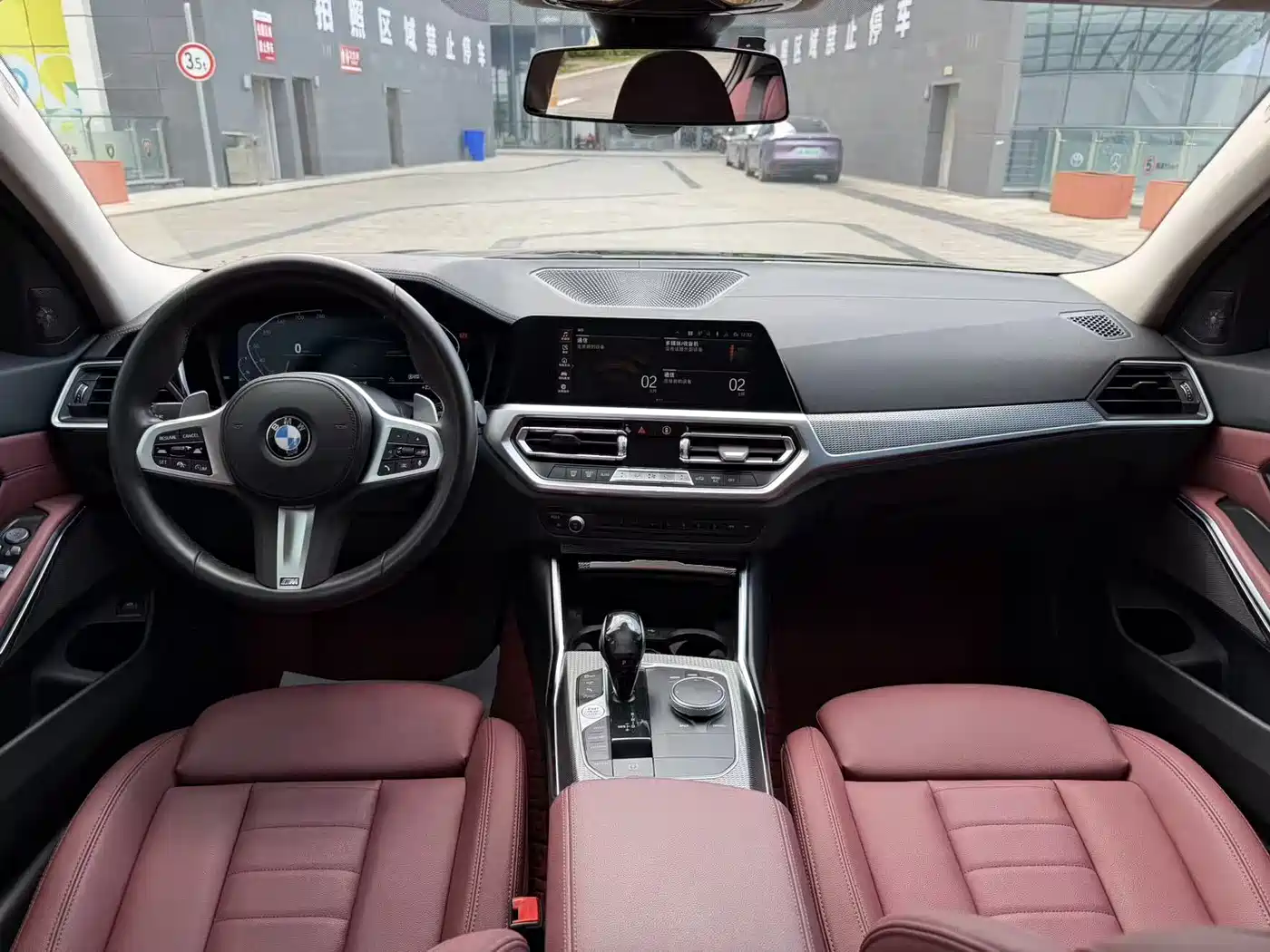 BMW 3 Series 2021 Second Facelift 330Li xDrive M Sport Shadowline Package фото 5