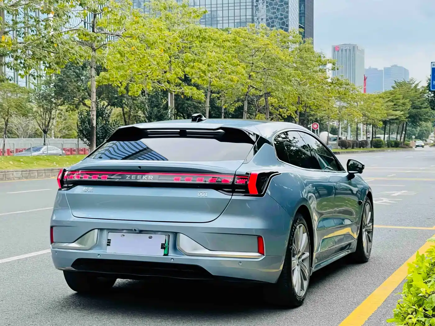 ZEEKR EXTREME KRYPTON 001