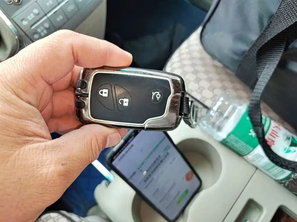 BYD M6 2013 2.4L Manual Luxury фото 9