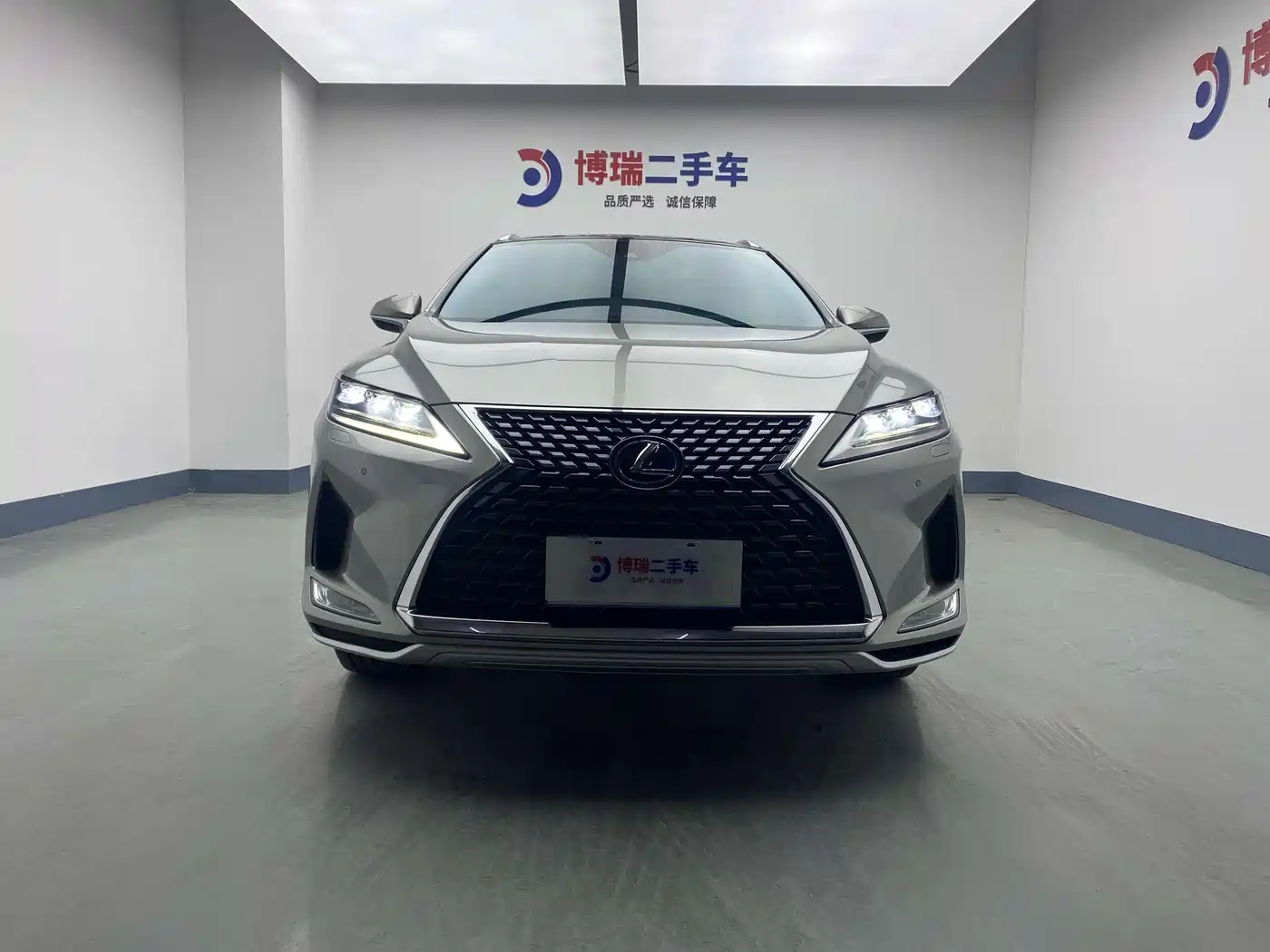 Lexus RX 2020 Facelift 300 AWD Elegance Edition фото 2