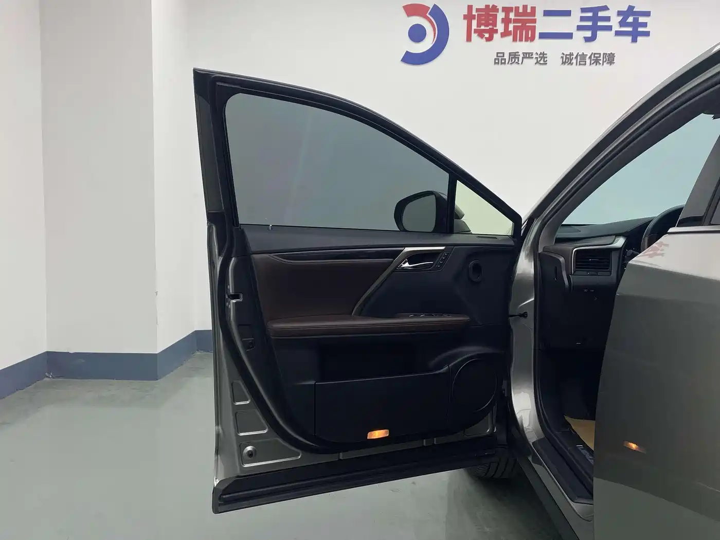Lexus RX 2020 Facelift 300 AWD Elegance Edition фото 14