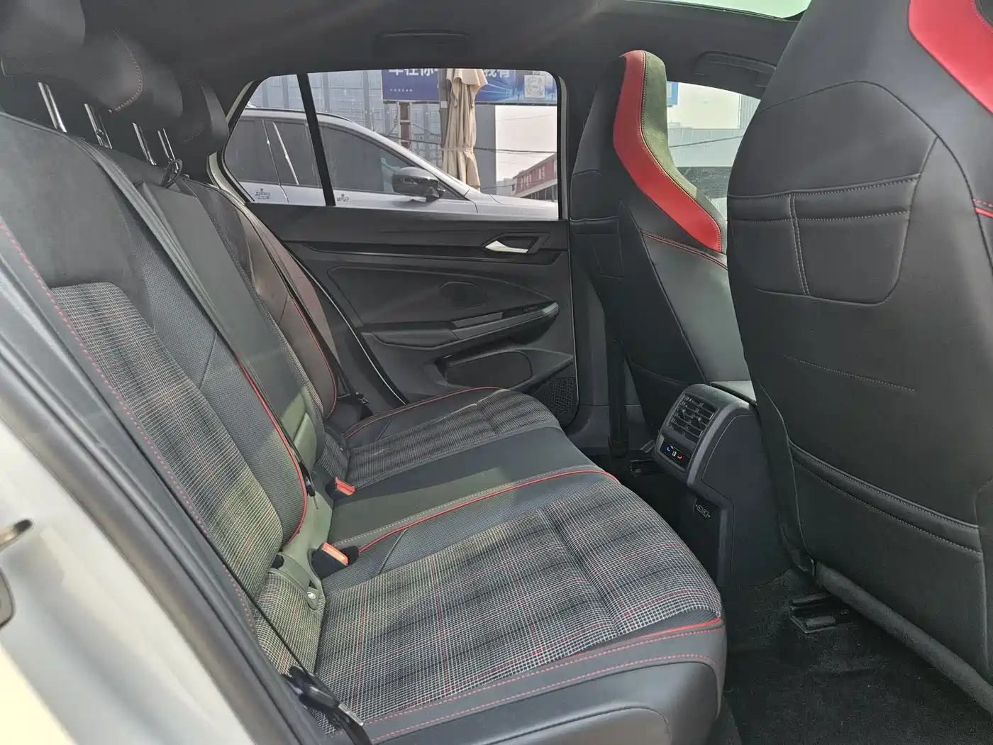 Volkswagen Golf GTI 2021 380TSI DSG GTI фото 12