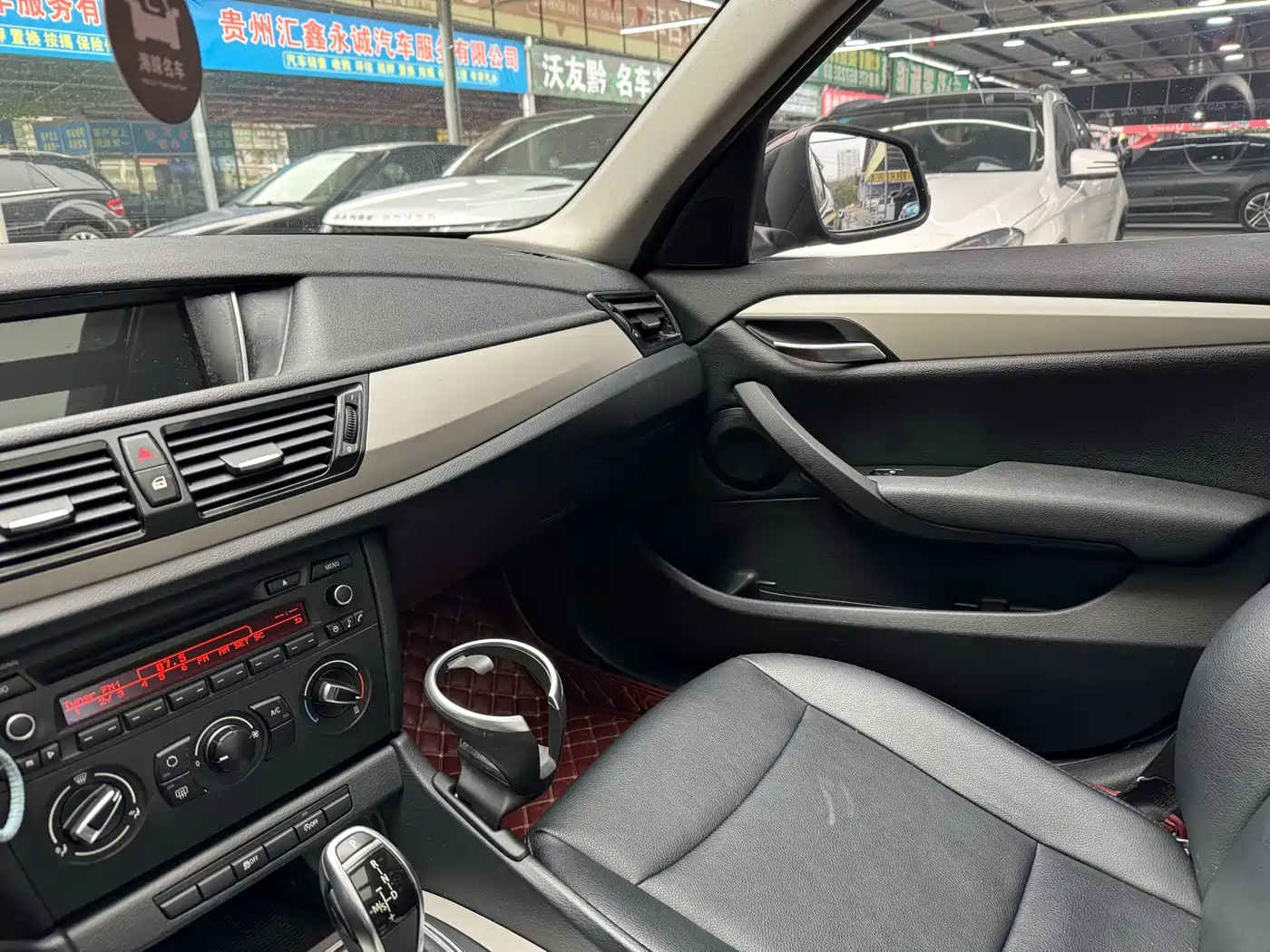 BMW X1 2014 sDrive18i Fashion Edition фото 7
