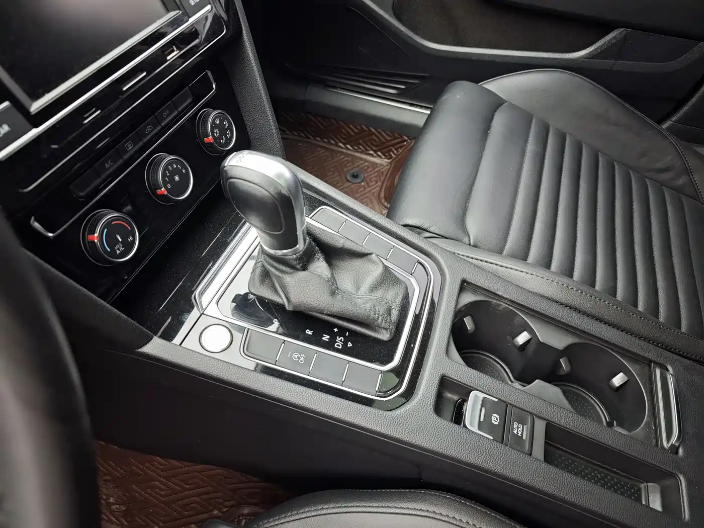 Volkswagen Magotan 2019 330TSI DSG Leading China VI фото 26