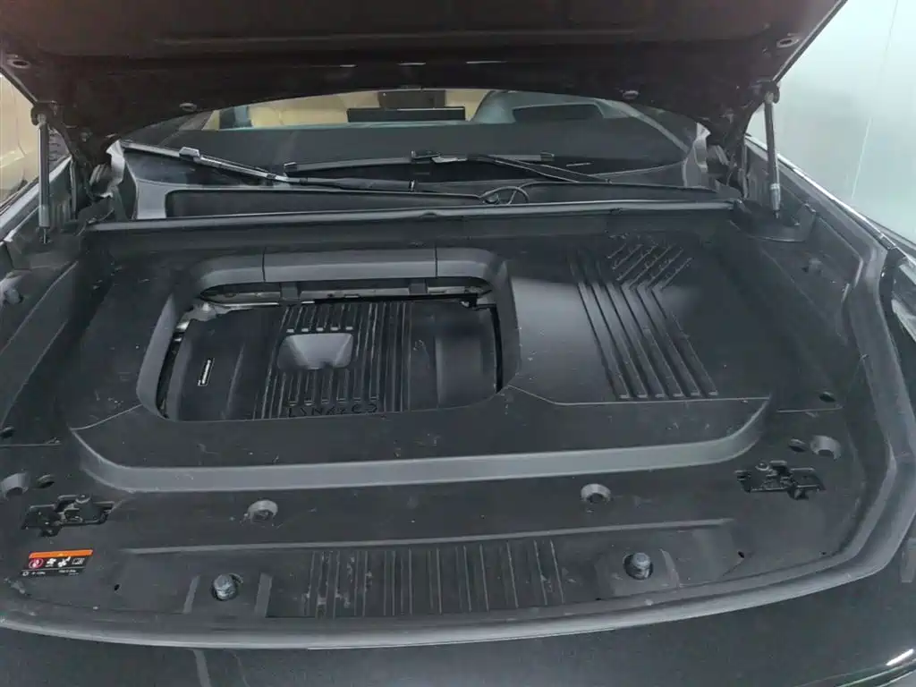 Lynk & Co 09 EM-P 2025 Model 2.0TD EM-P 4WD Max 5-Seater фото 20