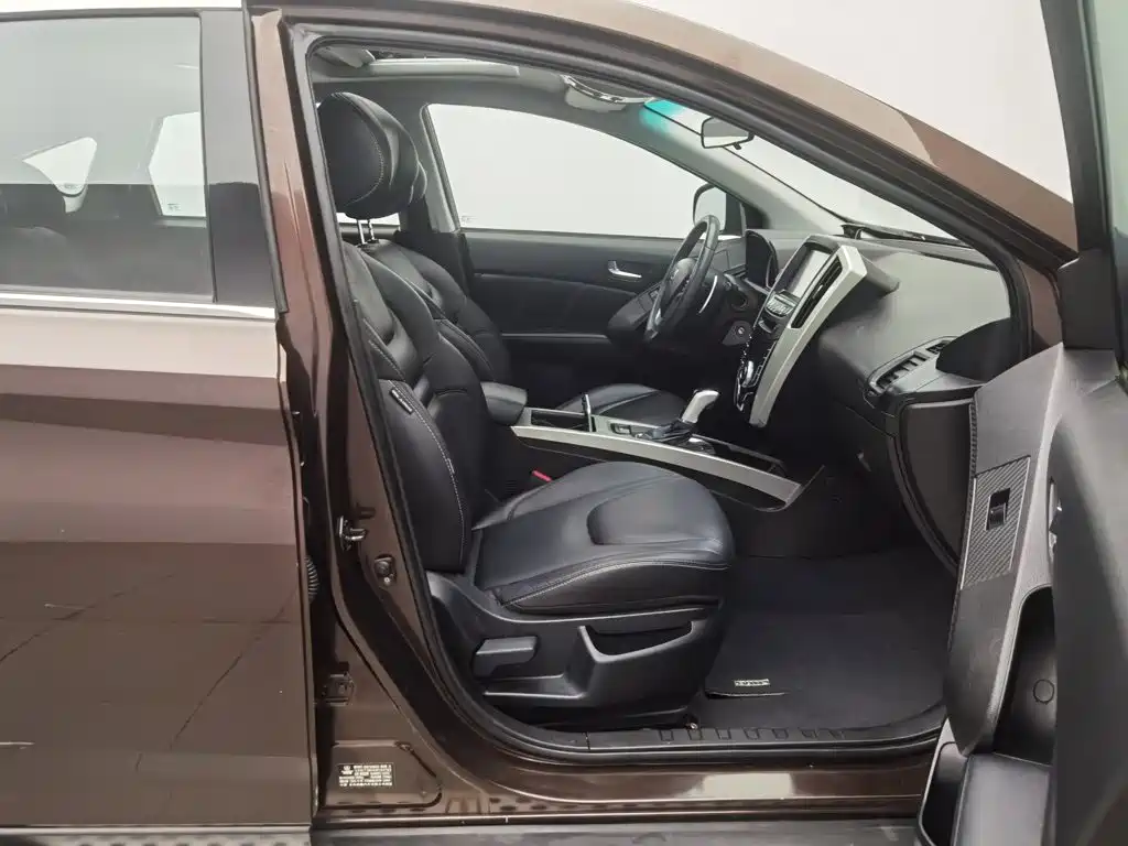 Фото 23 - Luxgen U6 SUV