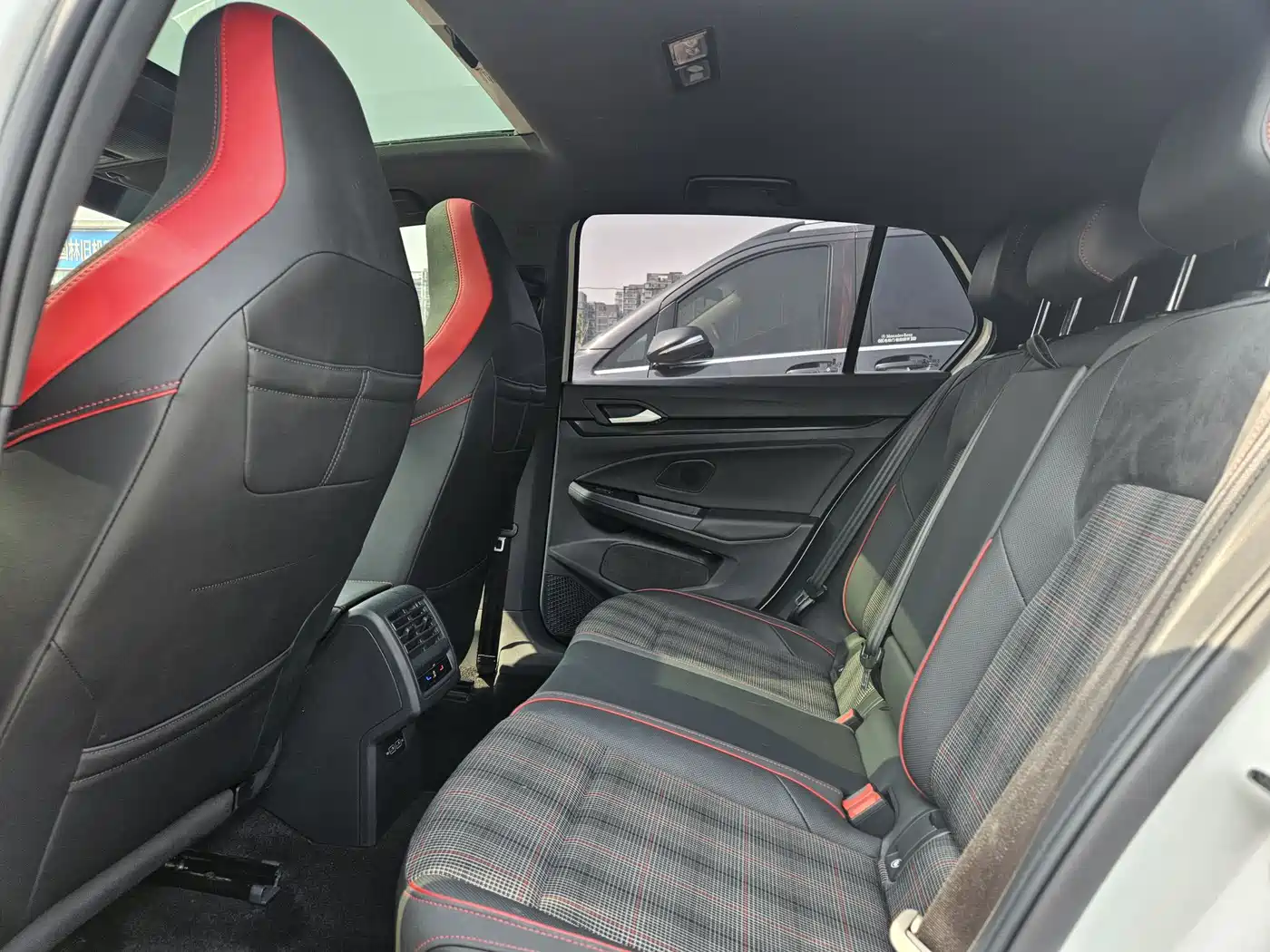 Volkswagen Golf GTI 2021 380TSI DSG GTI фото 9