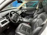 Фото 9 - Geely Atlas