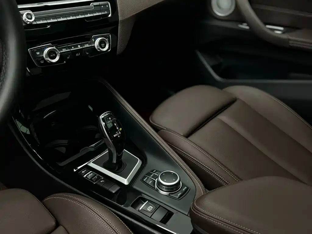BMW X1 2022 sDrive20Li Premium фото 14