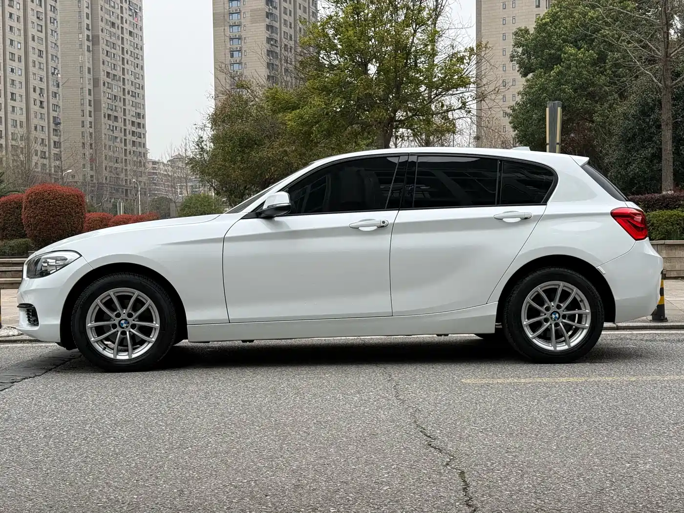 BMW 1 Series (Import) 2015 118i Leading фото 5