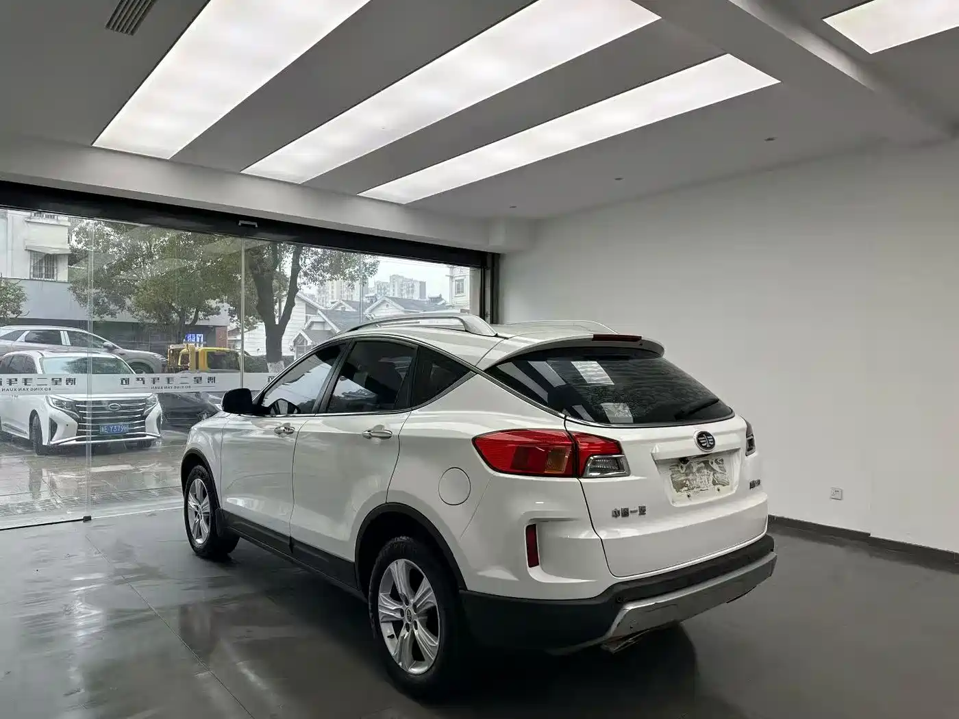 Besturn X80 2015 2015 2.0L Automatic Comfort
