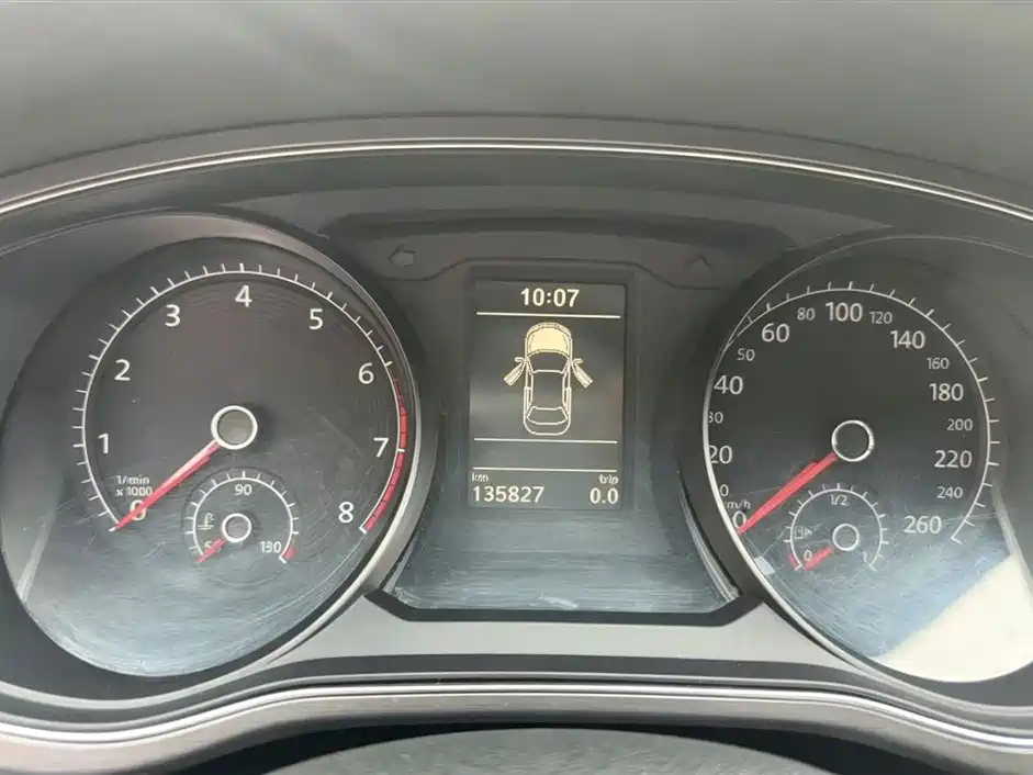 Volkswagen Passat 2016 330TSI DSG Honor Edition фото 12