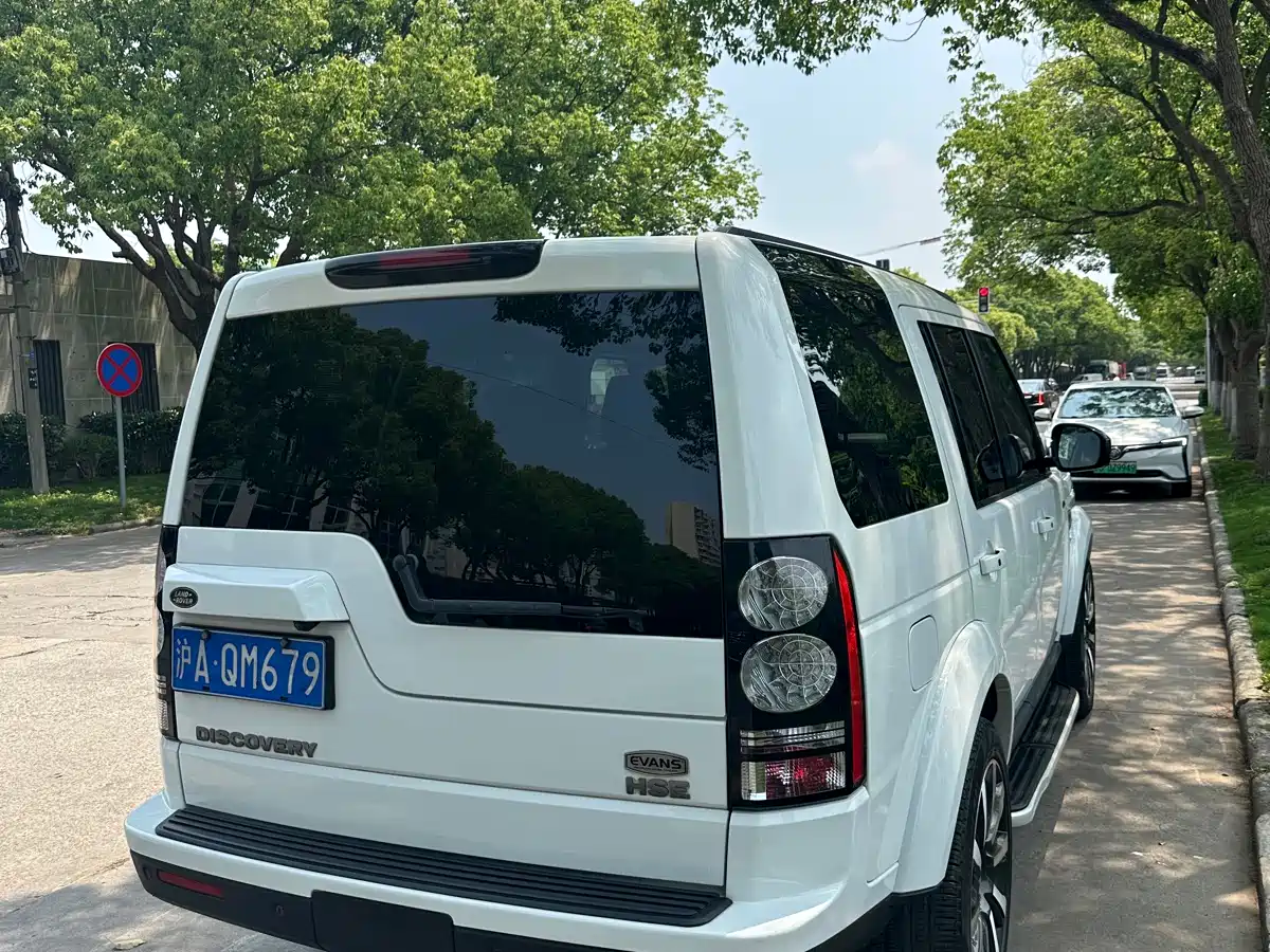 Land Rover Discovery 2015 3.0 SDV6 HSE Diesel фото 3