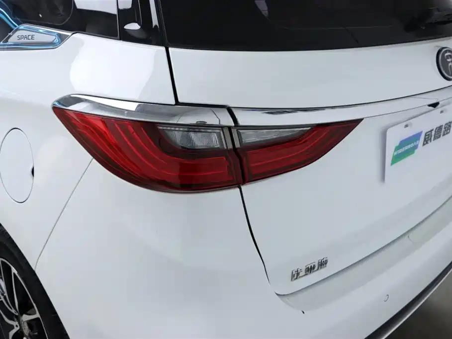 BYD Song MAX 2017 1.5T Auto Smart Elite 7-Seater фото 11