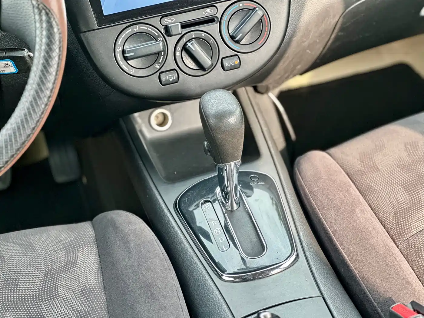 Nissan Tiida 2011 2011 1.6L CVT Luxury