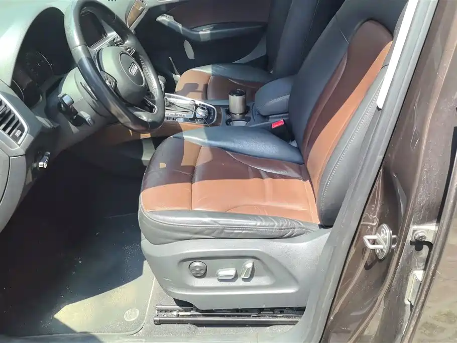 Audi Q5 2016 40 TFSI Comfort Model фото 9