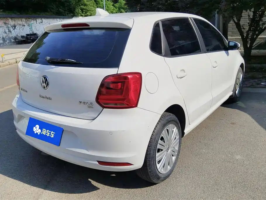 Volkswagen Polo 2016 1.6L Automatic Comfort фото 3