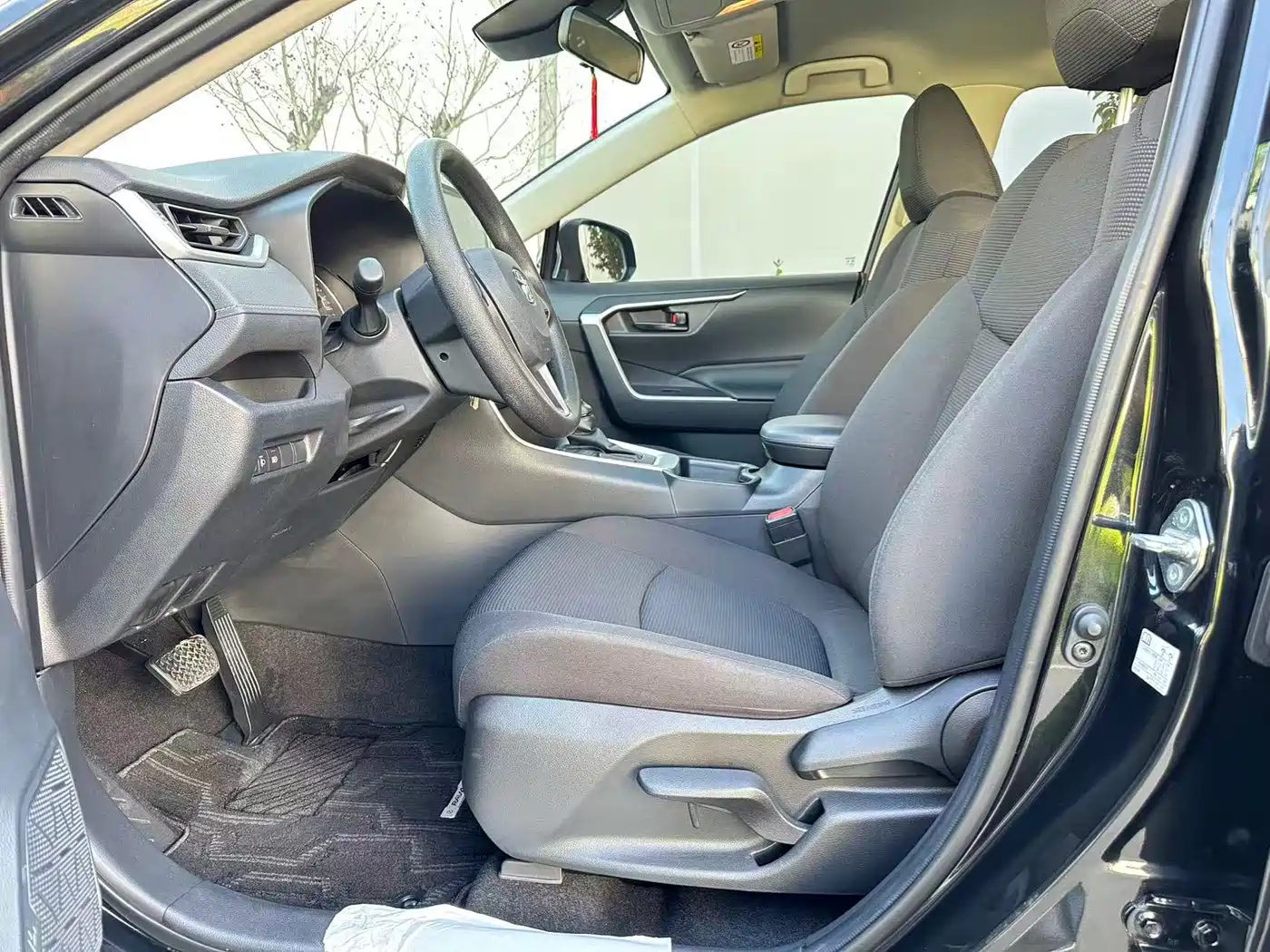 Toyota RAV4 Rongfang 2021 2.0L CVT 2WD Urban фото 12