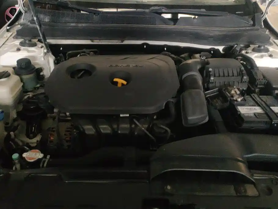 Kia K5 2015 2.0L Automatic LUX фото 10