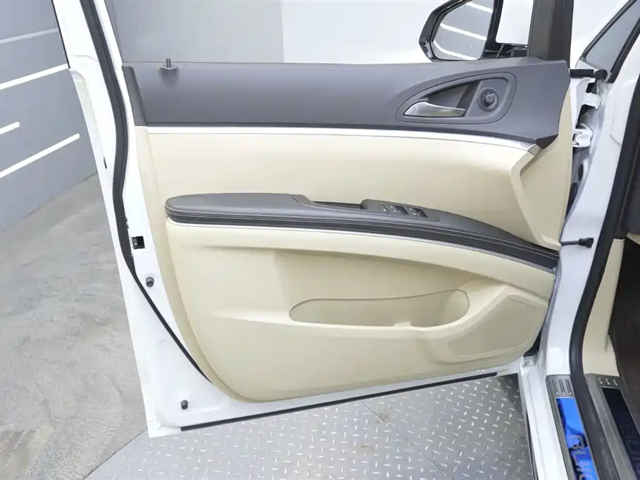 Buick GL8 2023 Facelift Land Business Class Luxury фото 11