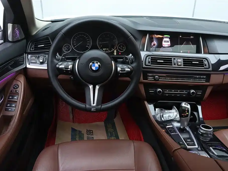 BMW 5 Series 2014 520Li Elegance фото 27