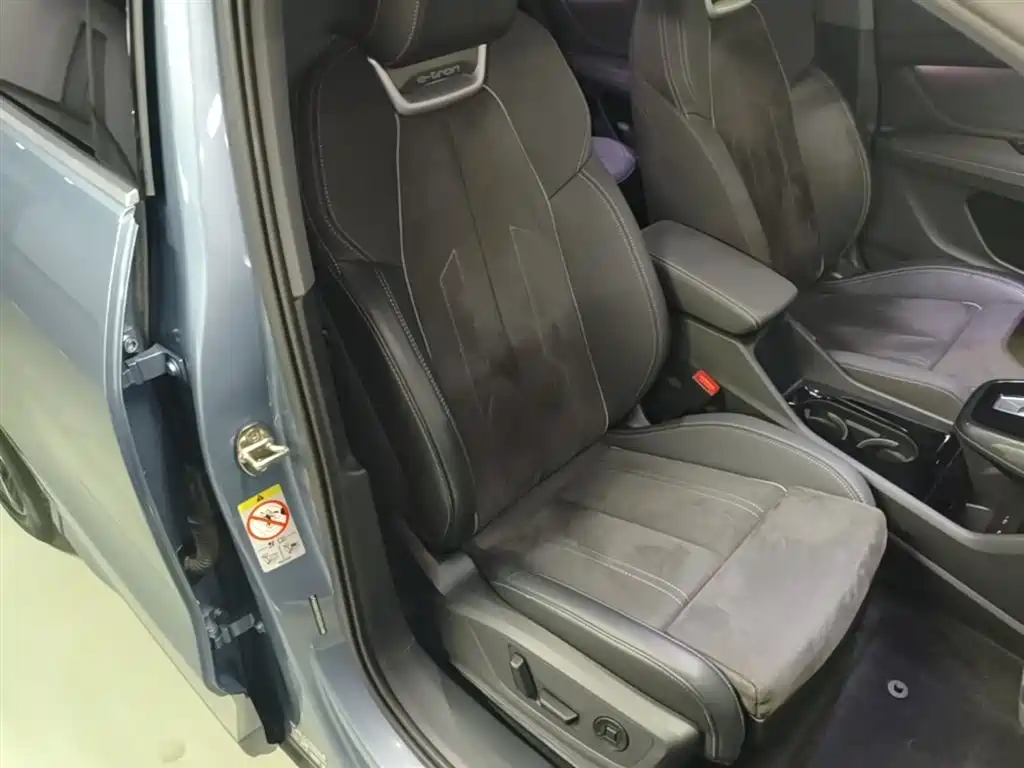 Audi Q4 e-tron 2023 50 e-tron quattro Creation Edition фото 25