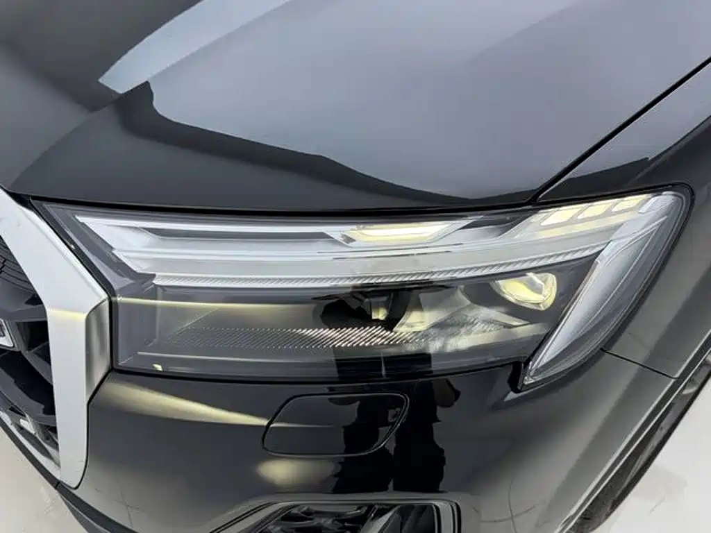 Audi Q7 2026 2025 45 TFSI quattro S line Black Warrior