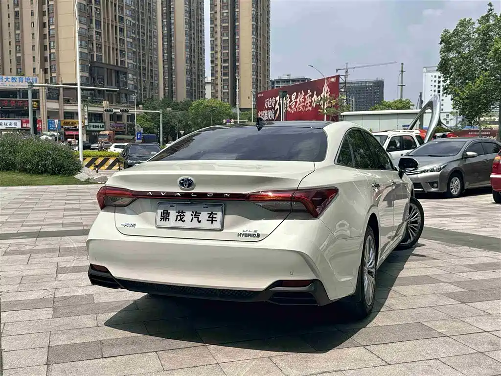 Toyota Avalon 2019 Hybrid 2.5L XLE Premium Edition China VI фото 7
