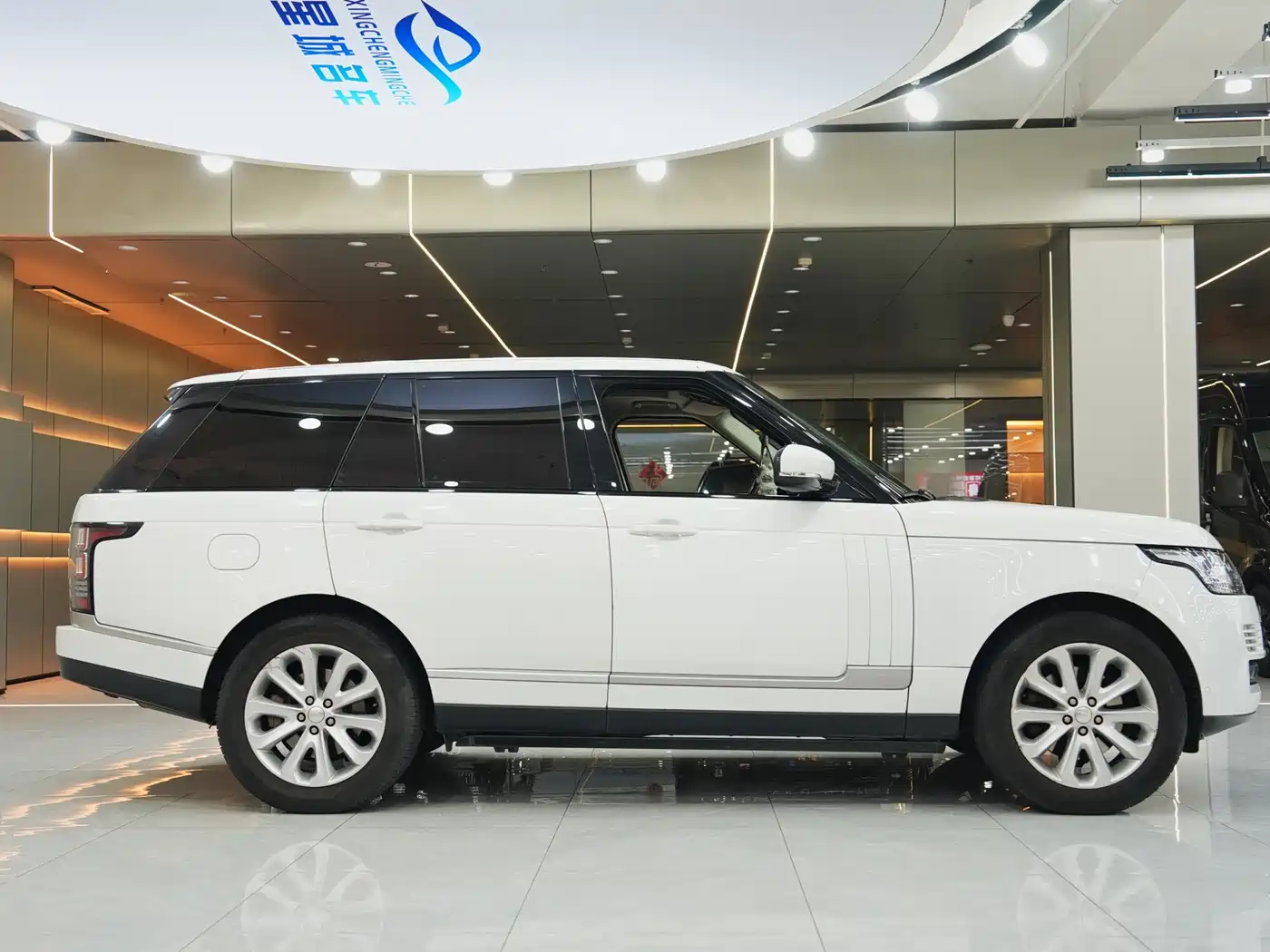 Land Rover Range Rover 2015 3.0 SC V6 Vogue фото 8