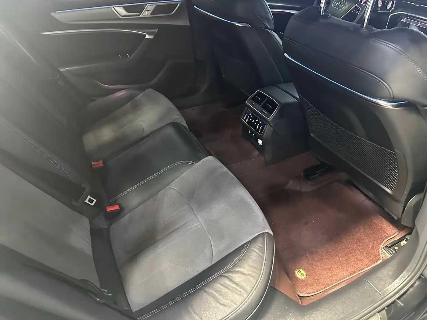 Audi A6L 2023 45 TFSI Premium Selection Elegance фото 15
